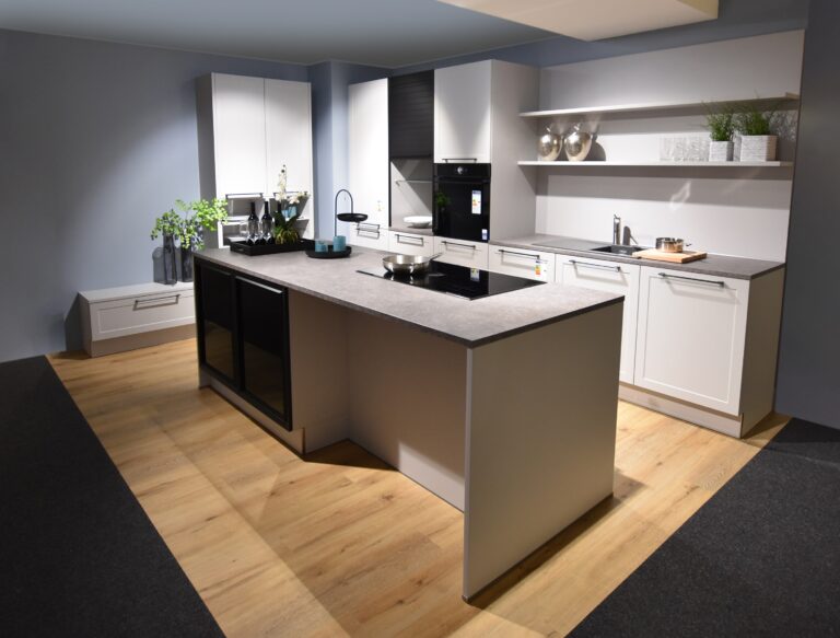 Kochinsel grau schwarz