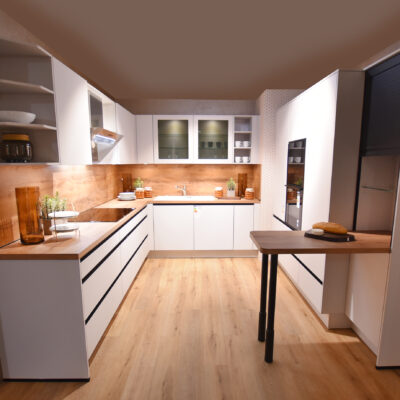 Küche Softline Seidengrau – Ausstellungsküche mit Neff oder Laurus