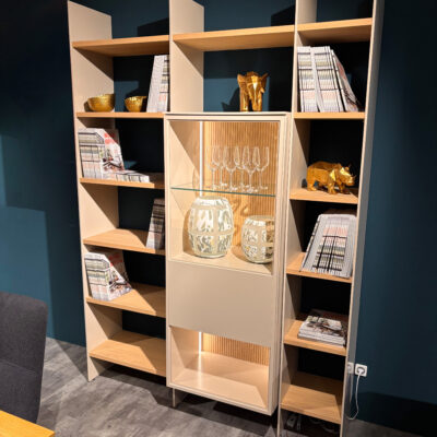 Regalkombination Amaya in Kaschmir & Eiche – Moderne Wohnwand