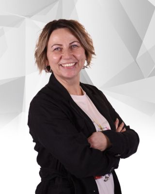 Martina Beyer01 - Küchensachbearbeitung-min